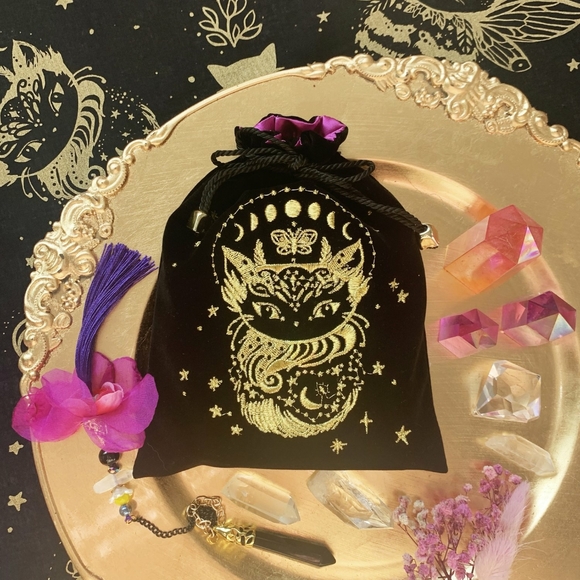 Ritual Tool Pendulum for Divination:         Black Onyx Crystal Magenta Pendulum - Picture 4 of 5